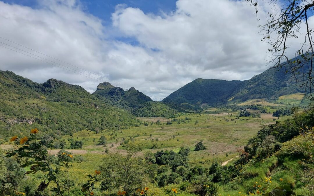 Mit dem Motorrad durch die Berge von Laos – eine Reise, die dich verändert