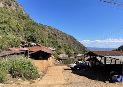 Tag für Tag durch Nordthailand: Verfolgen Sie die Route der Gentle Lanna Tour von Chiang Mai über spektakuläre Bergregionen, kulturelle Highlights und einige der schönsten Straßen Südostasiens.